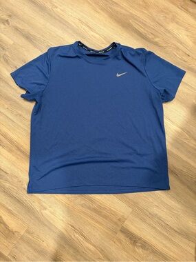 Nike Men’s Royal Blue Short Sleeve Athletic Tee